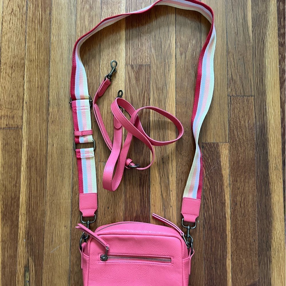 Universal Thread Crossbody Bag - Picture 2 of 5